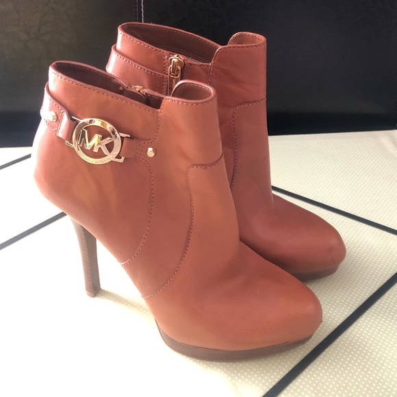 Michael Kors Leather Wyatt Booties - Picture 1 of 7